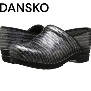 DANSKO XP HERRINGBONE SILVER BLACK PATENT LEATHER PLATFORM MULE CLOG SIZE EU 36